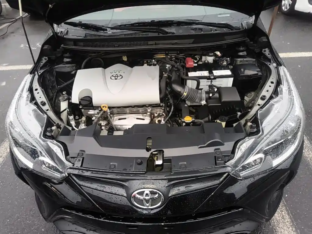 Toyota Yaris L — фото 19