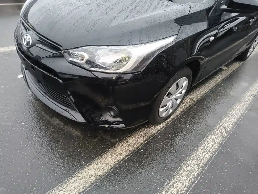 Toyota Yaris L — фото 23