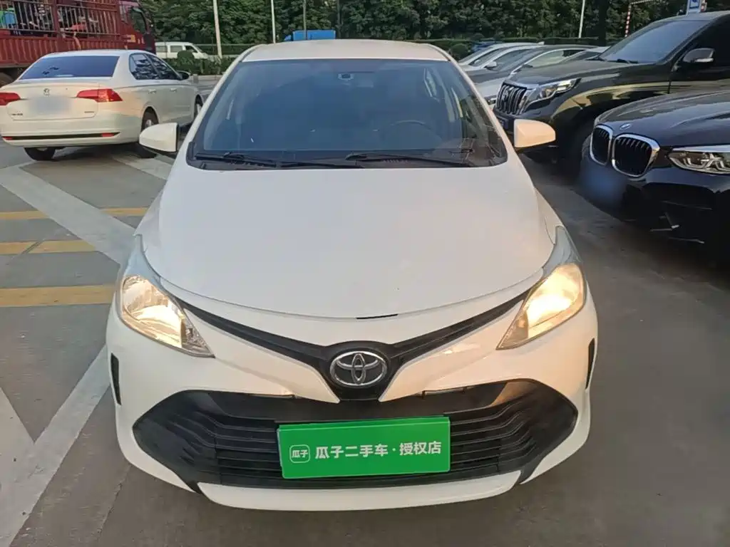 Toyota Vios — фото 2