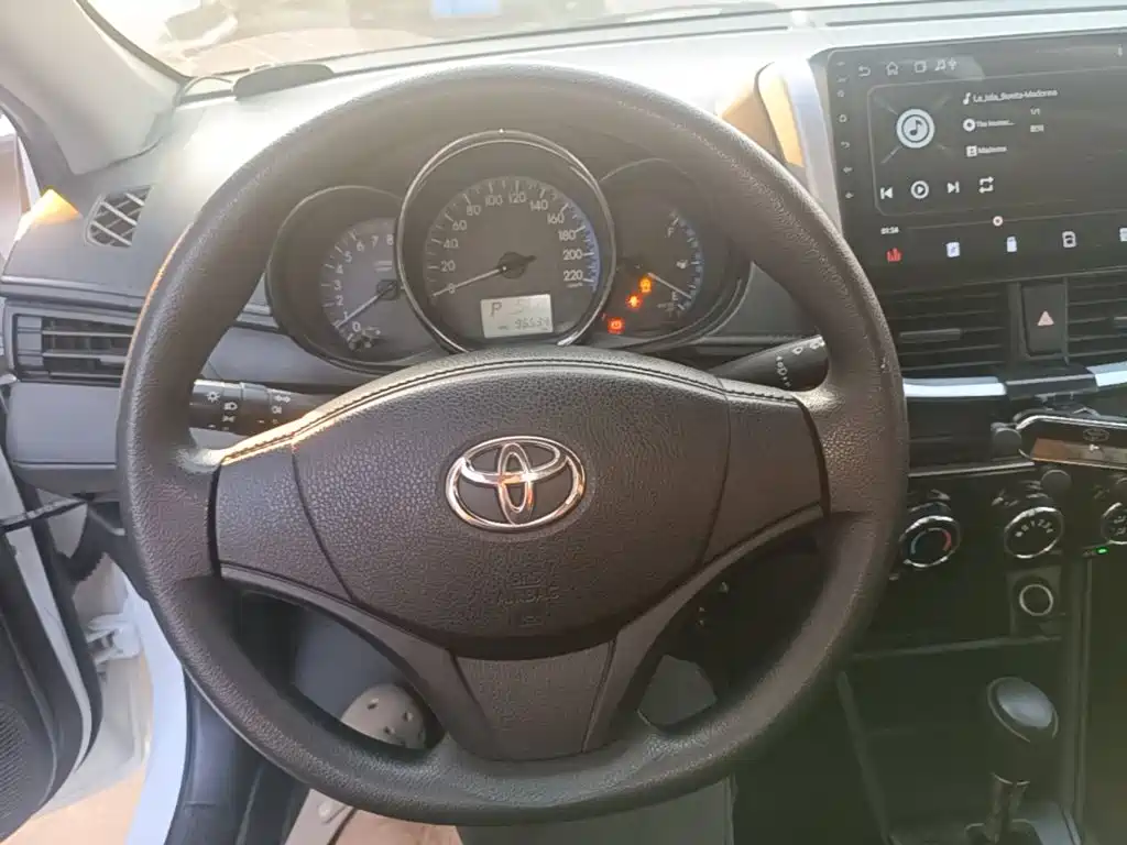 Toyota Vios — фото 10