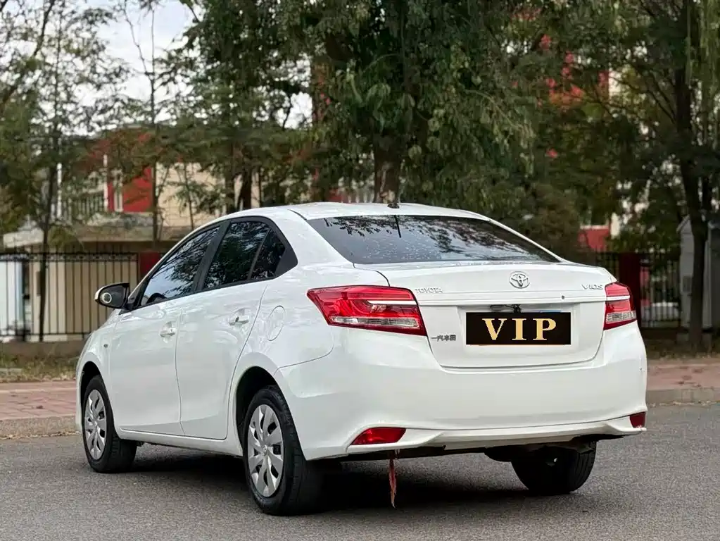 Toyota Vios — фото 3