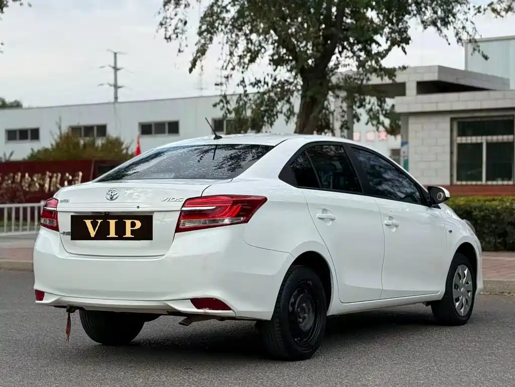 Toyota Vios — фото 6