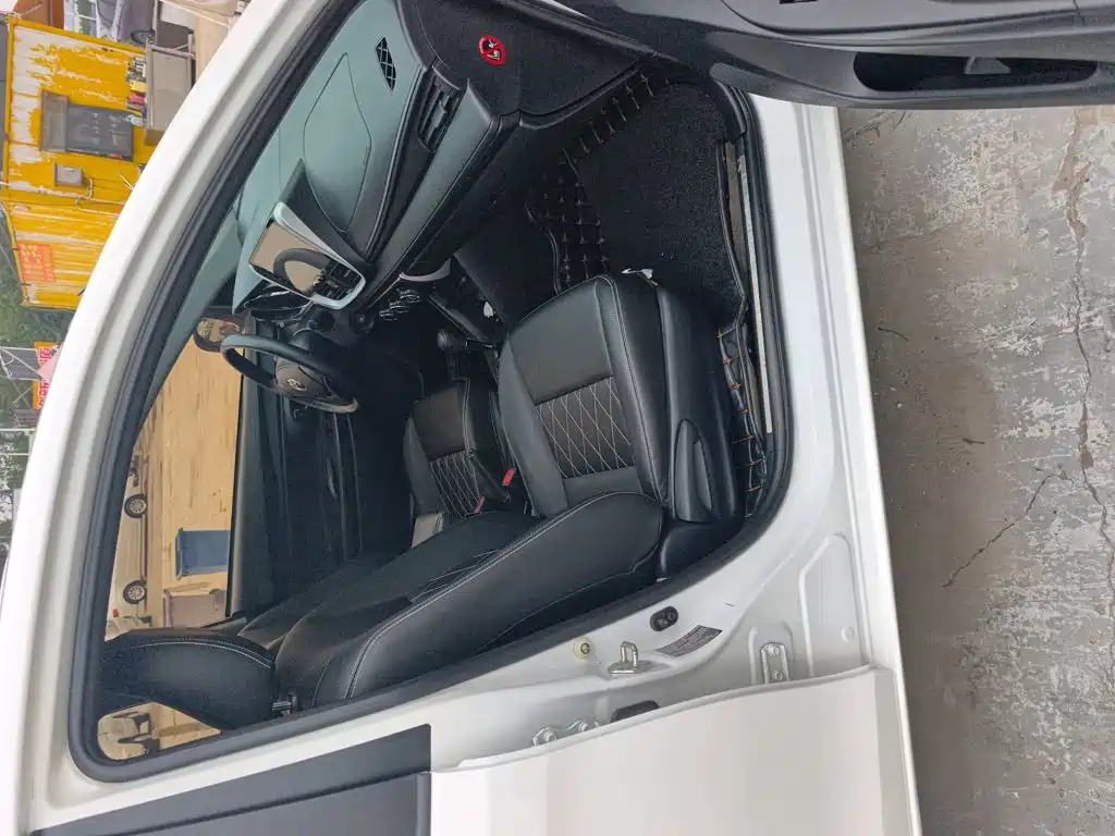 Toyota Yaris L — фото 20