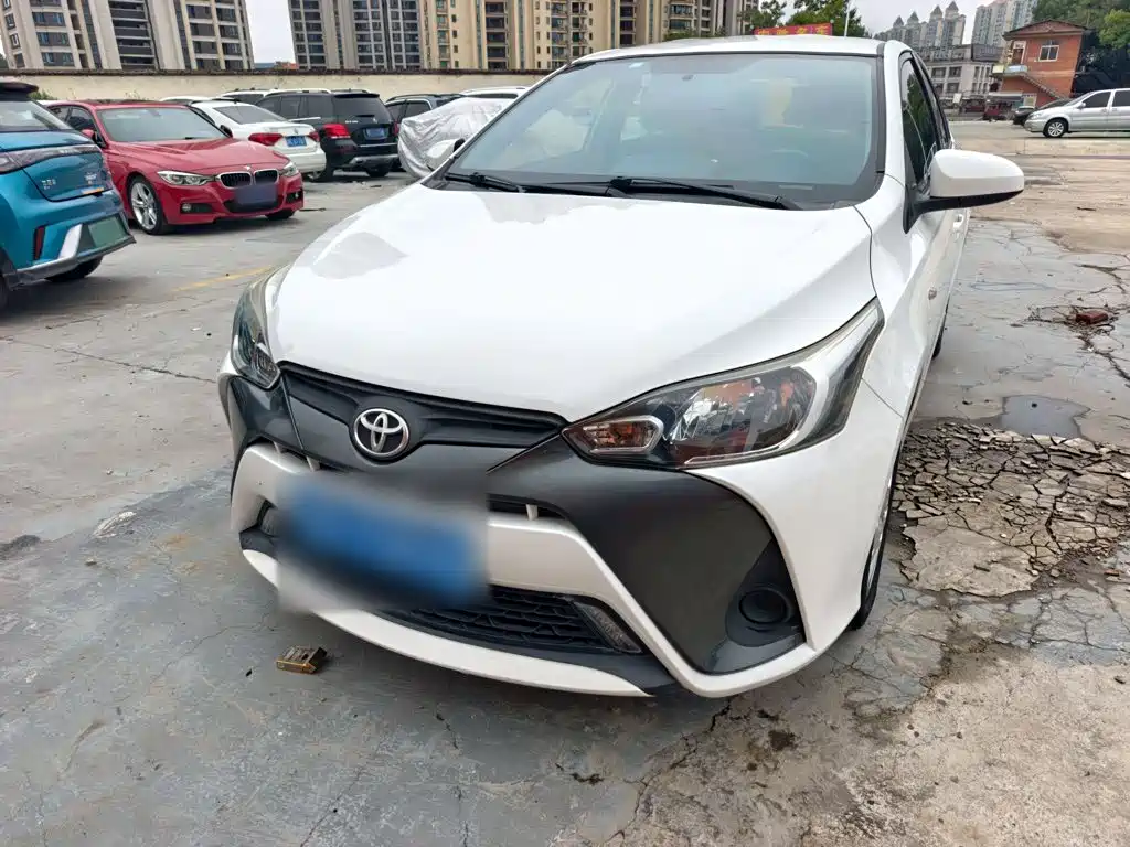 Toyota Yaris L — фото 21