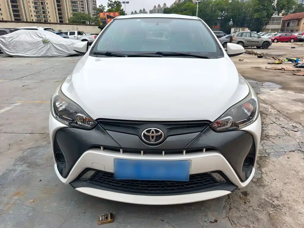 Toyota Yaris L — фото 22