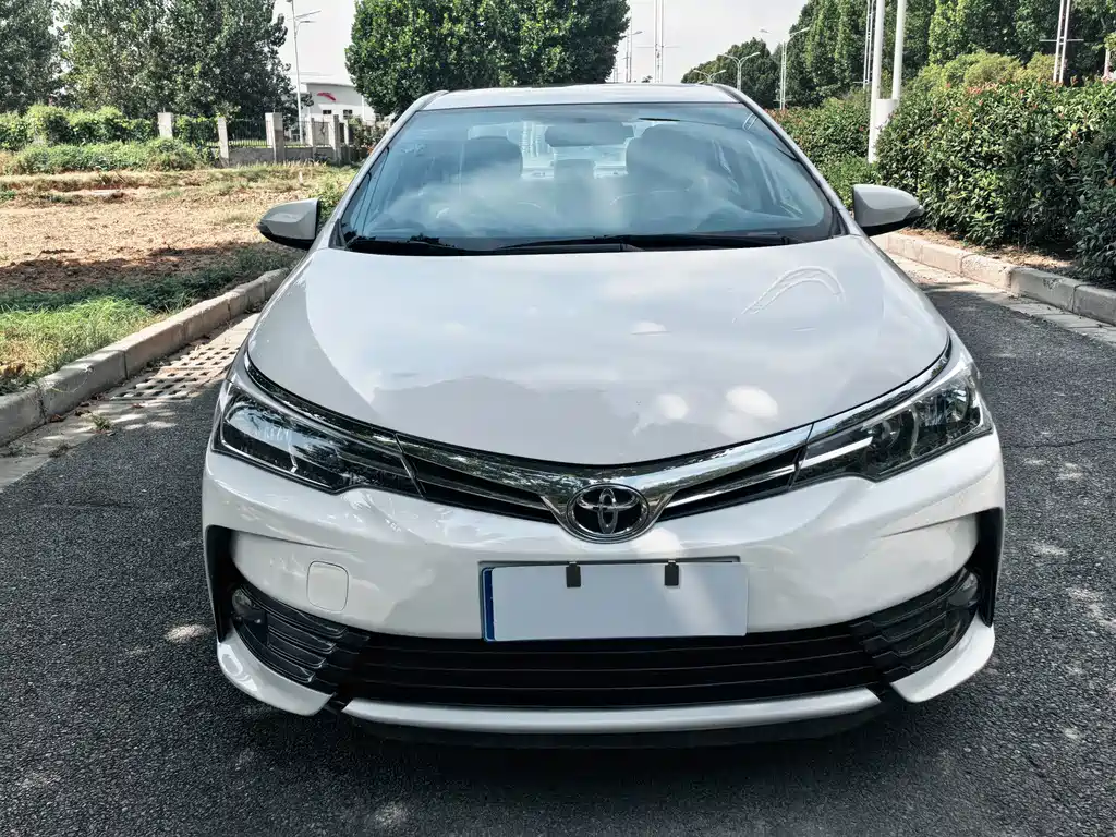 Toyota Corolla — фото 2