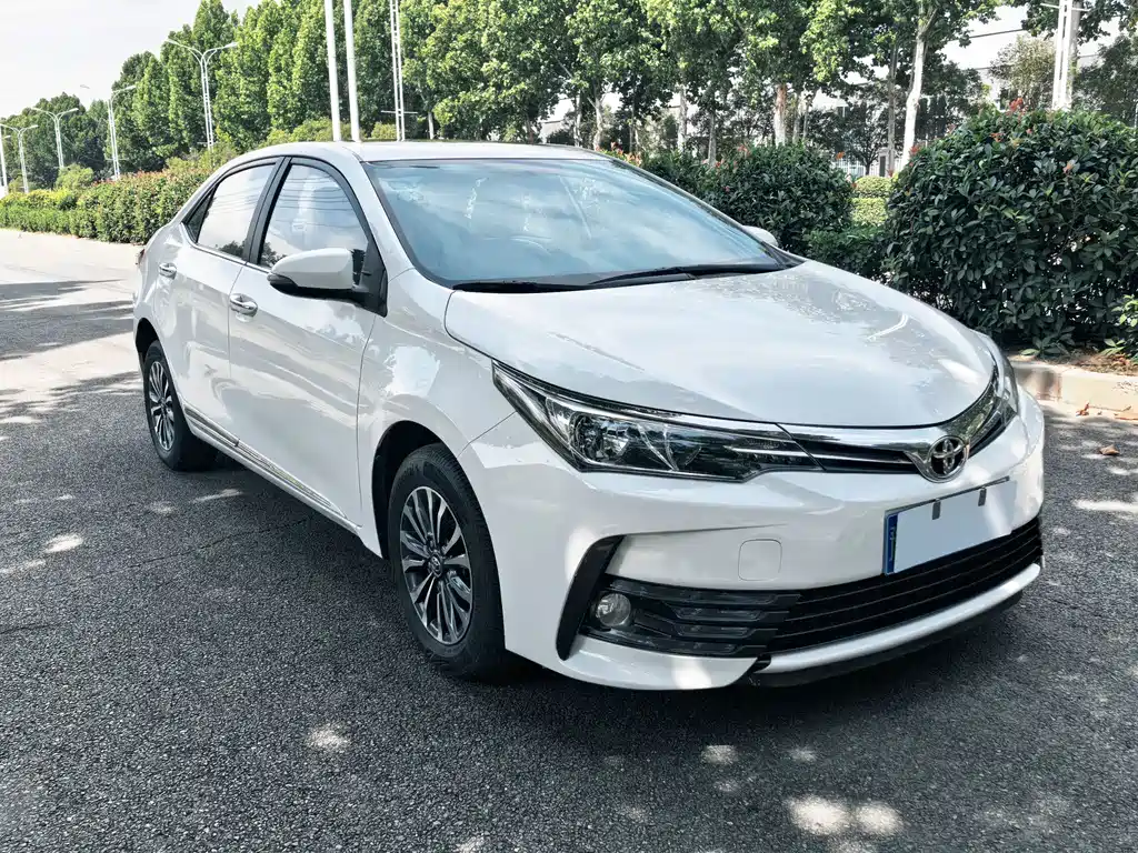 Toyota Corolla — фото 3