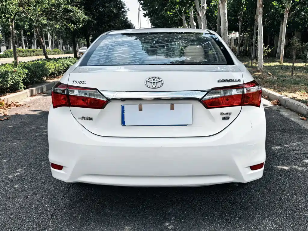 Toyota Corolla — фото 5