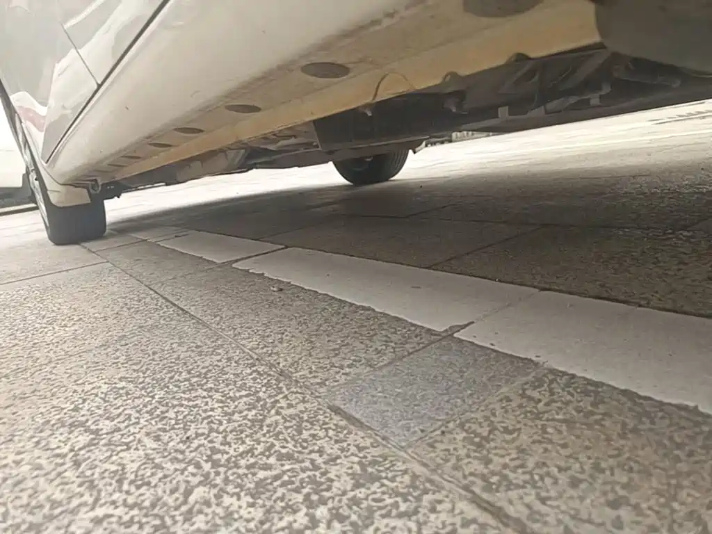 Toyota Yaris L — фото 21