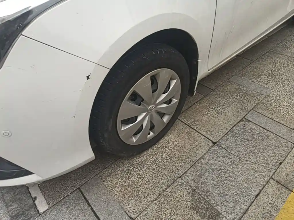 Toyota Yaris L — фото 22