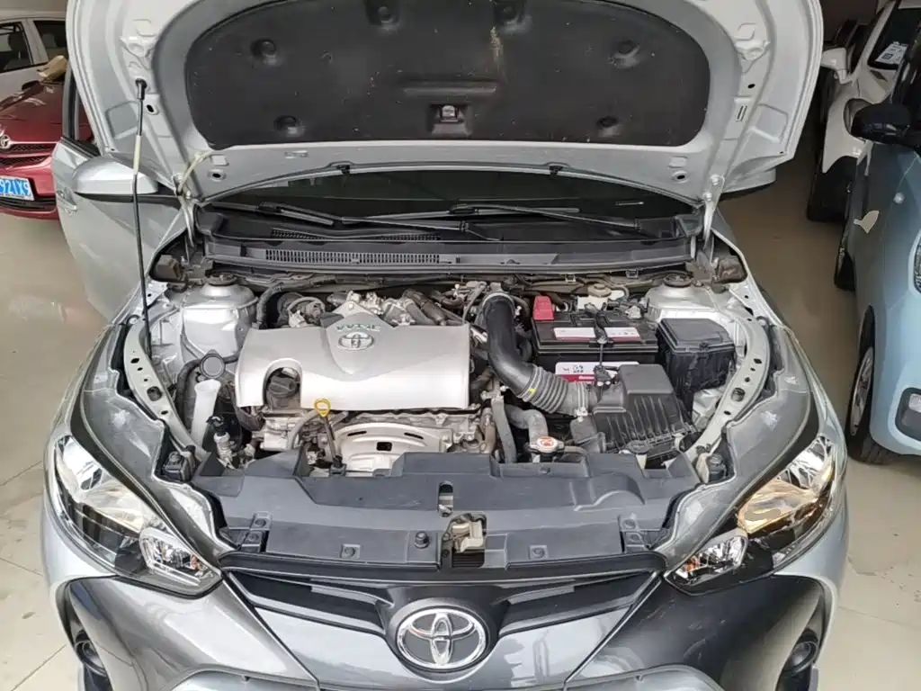 Toyota Yaris L — фото 19