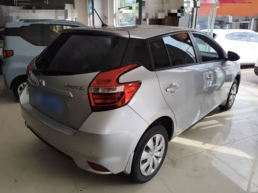 Toyota Yaris L — фото 6