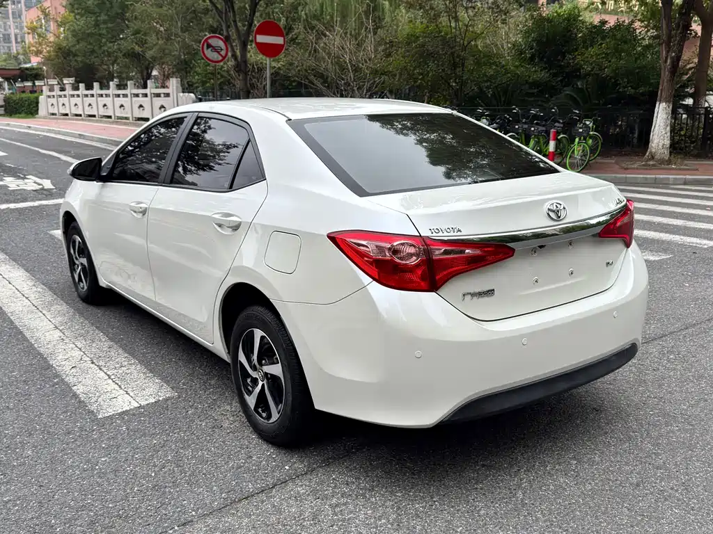 Toyota Levin — фото 6