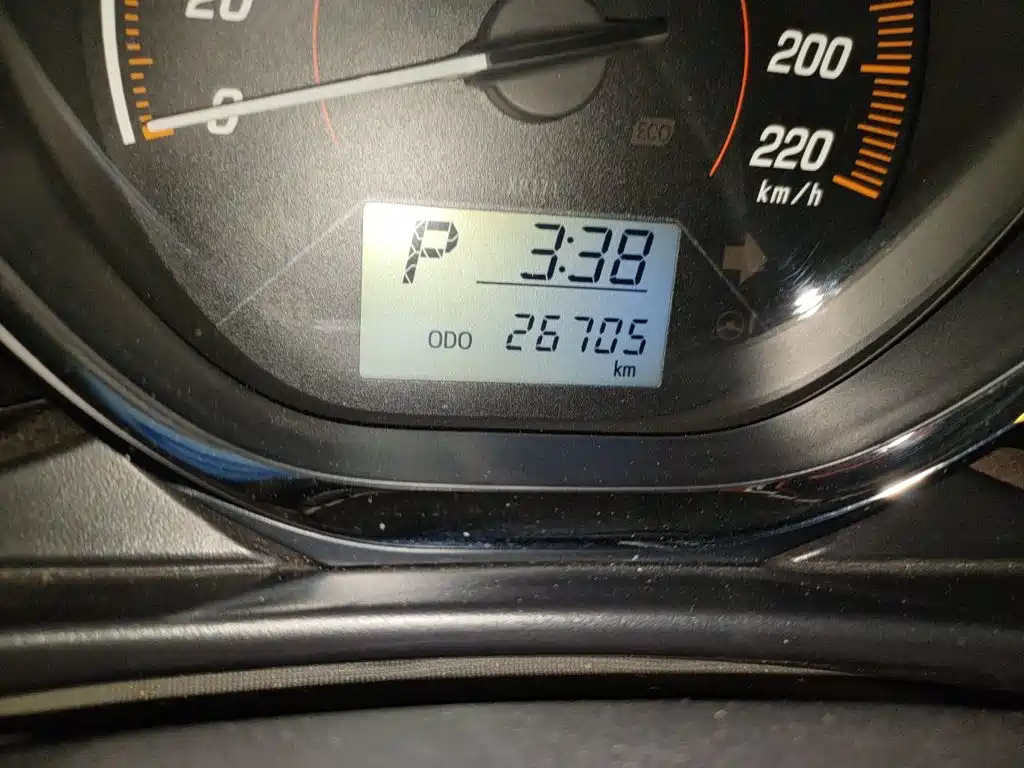 Toyota Yaris L — фото 4