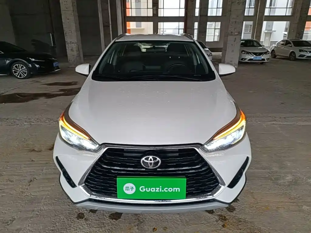 Toyota Yaris L — фото 2