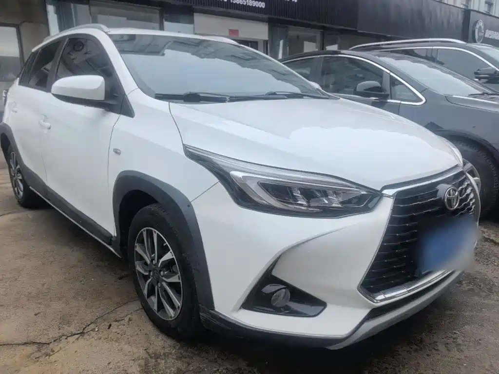 Toyota Yaris L — фото 3