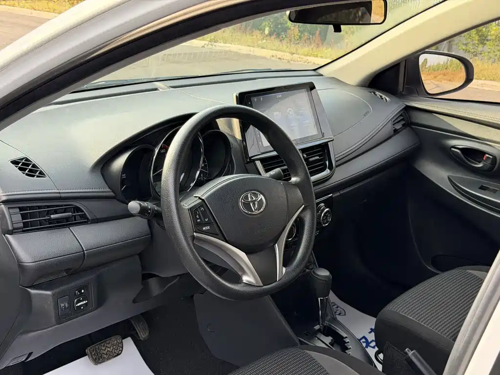 Toyota Vios — фото 3