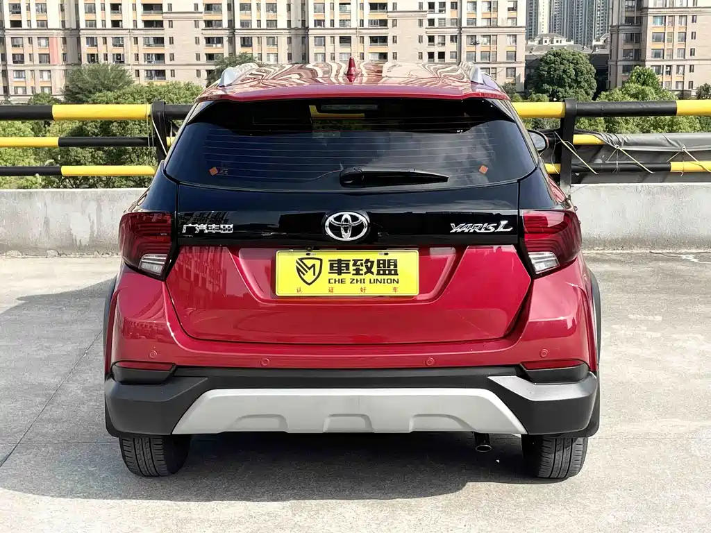 Toyota Yaris L — фото 4