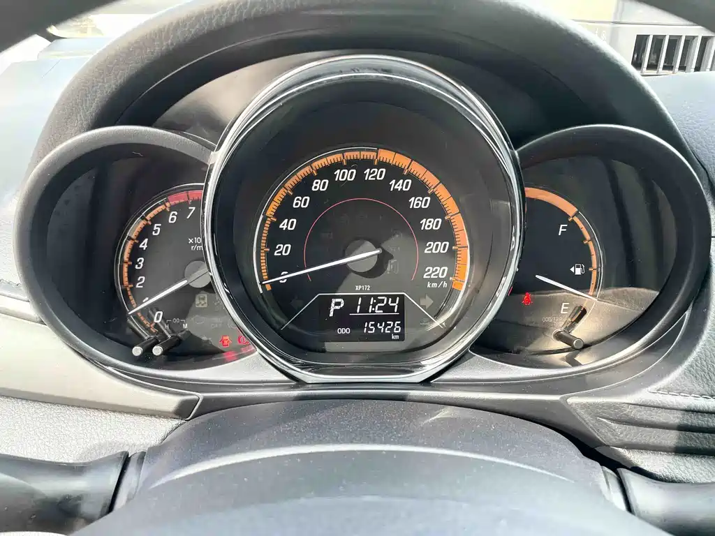 Toyota Yaris L — фото 6