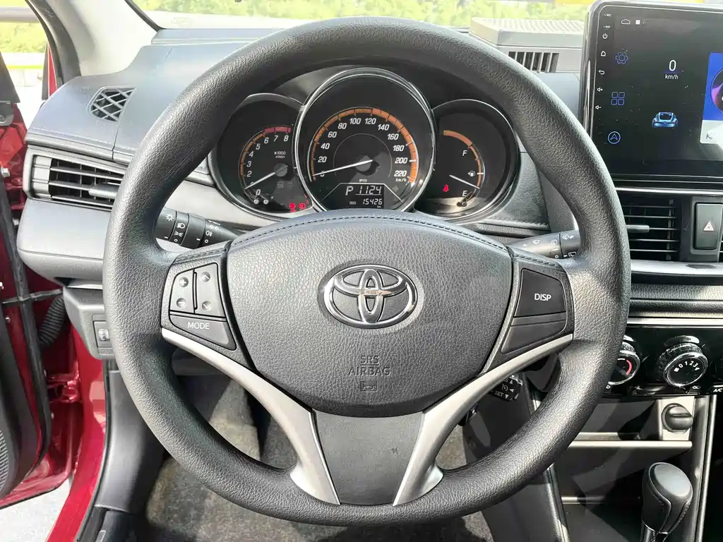 Toyota Yaris L — фото 8