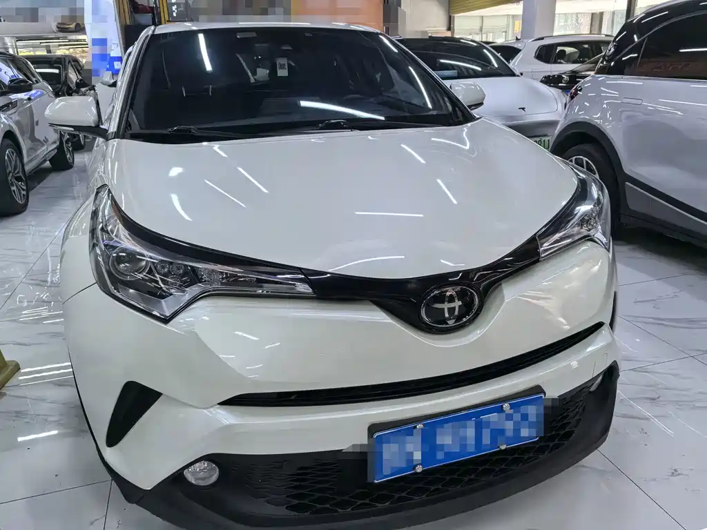 Toyota C-HR — фото 2