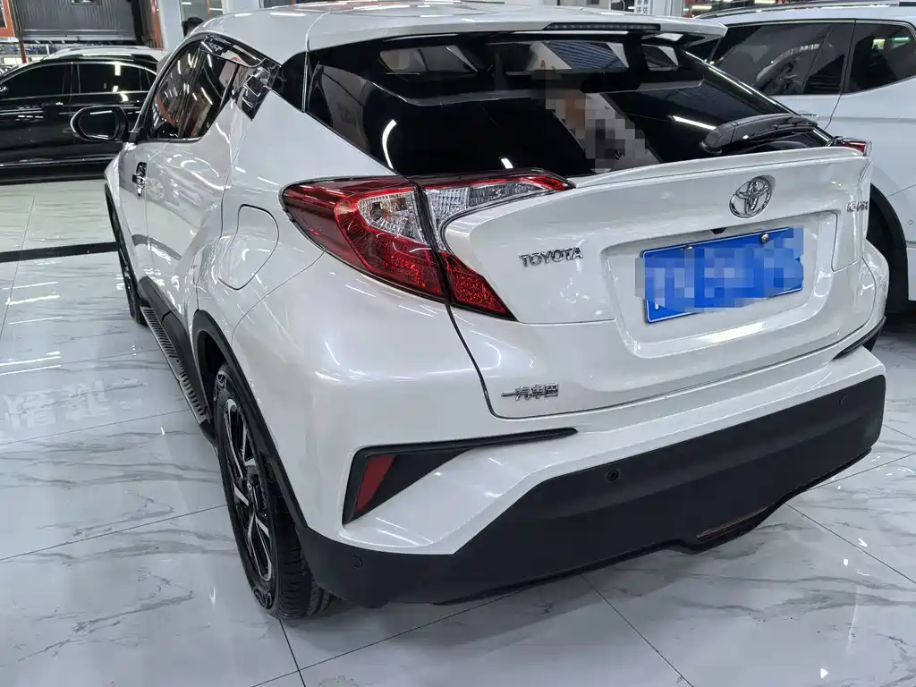 Toyota C-HR — фото 4