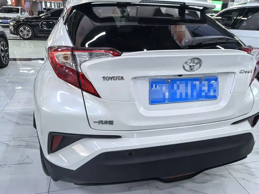Toyota C-HR — фото 5