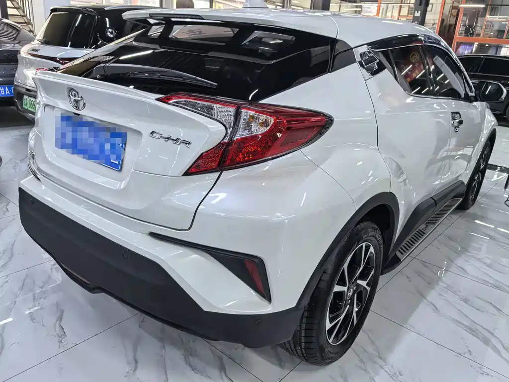 Toyota C-HR — фото 6