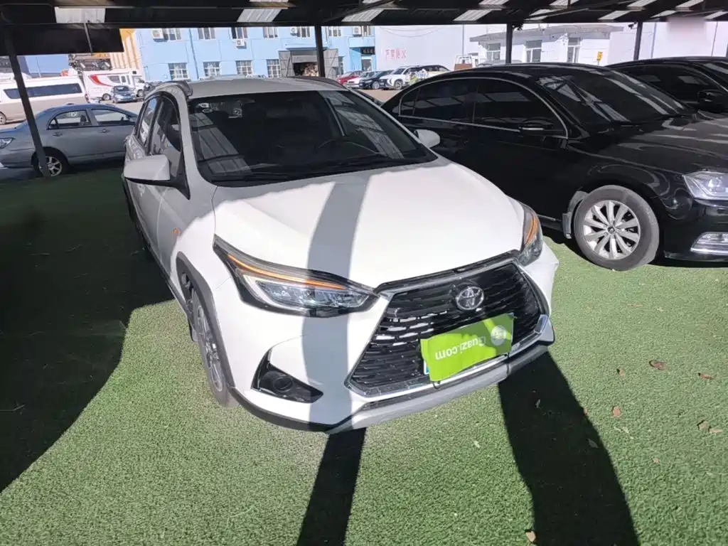 Toyota Yaris L — фото 3