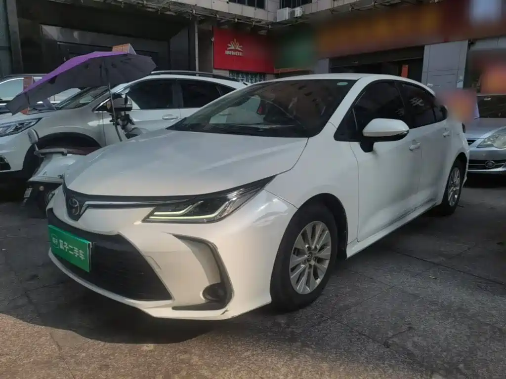 Toyota Corolla — фото 1