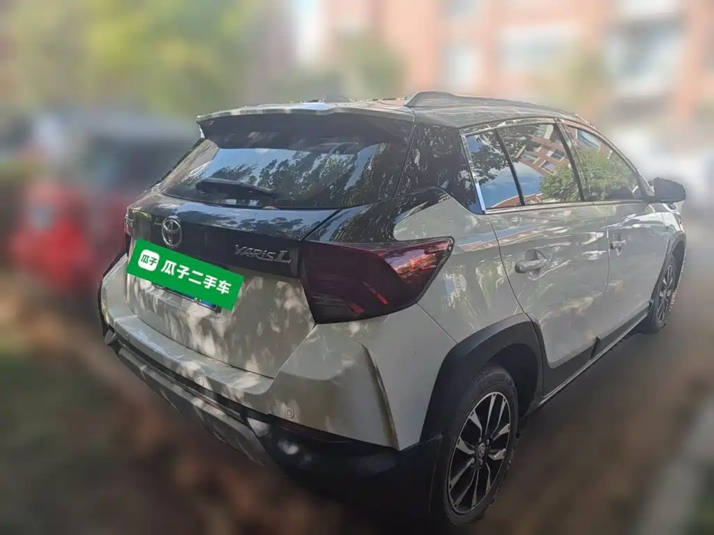 Toyota Yaris L — фото 4