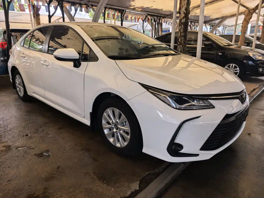 Toyota Corolla — фото 3