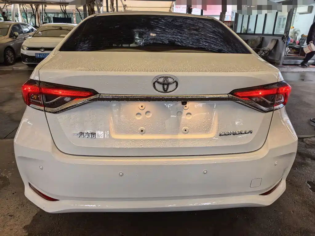 Toyota Corolla — фото 8