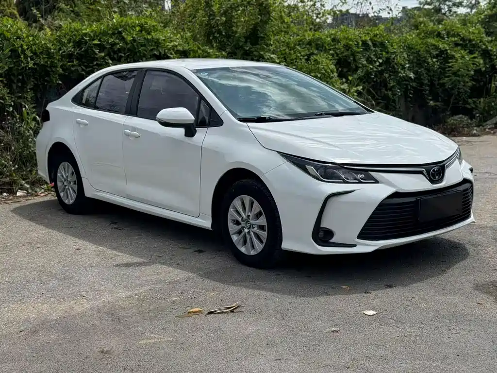 Toyota Corolla — фото 3