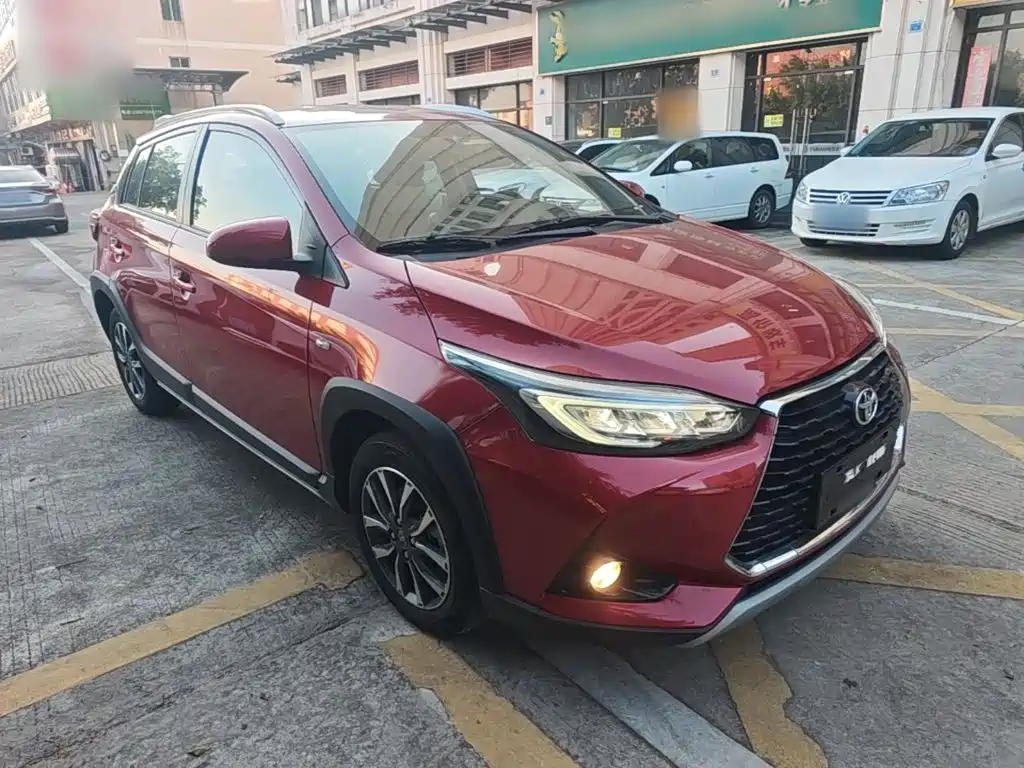 Toyota Yaris L — фото 3