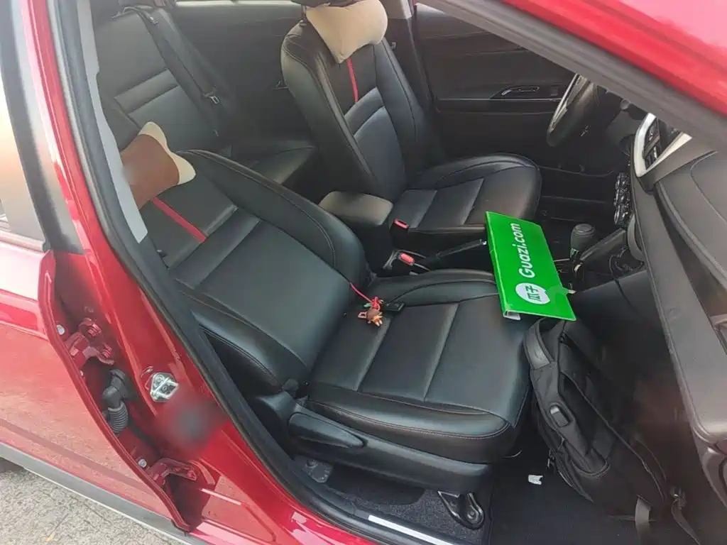 Toyota Yaris L — фото 24