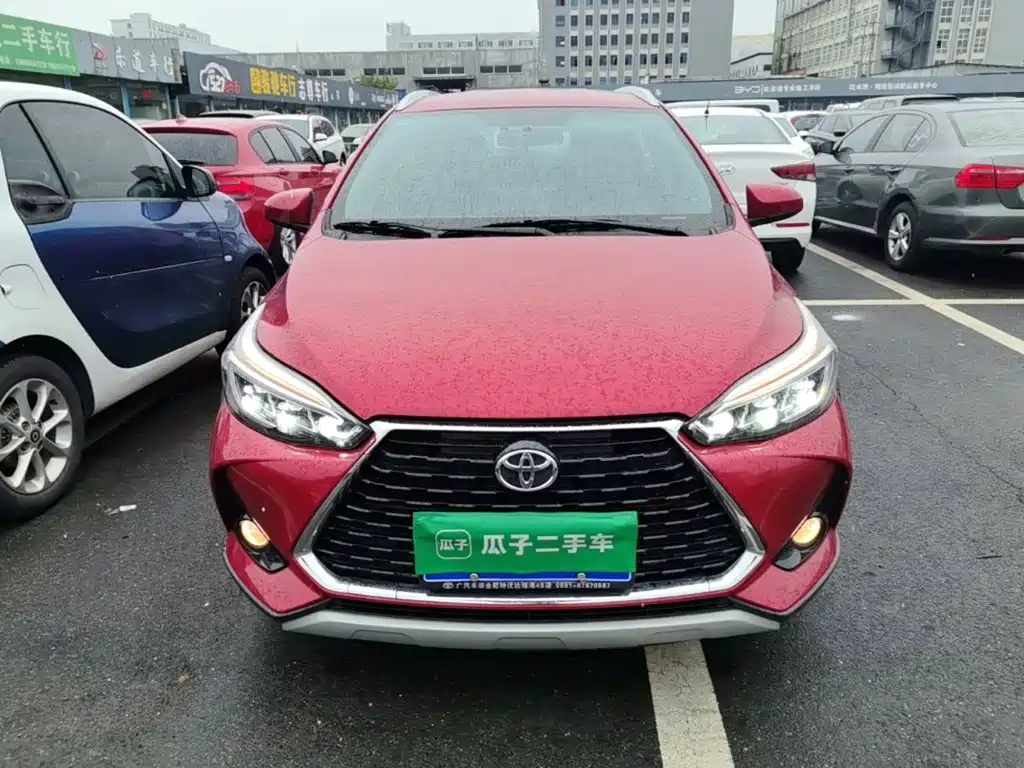 Toyota Yaris L — фото 2