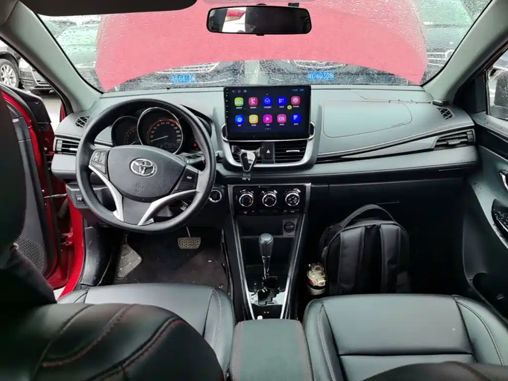 Toyota Yaris L — фото 9