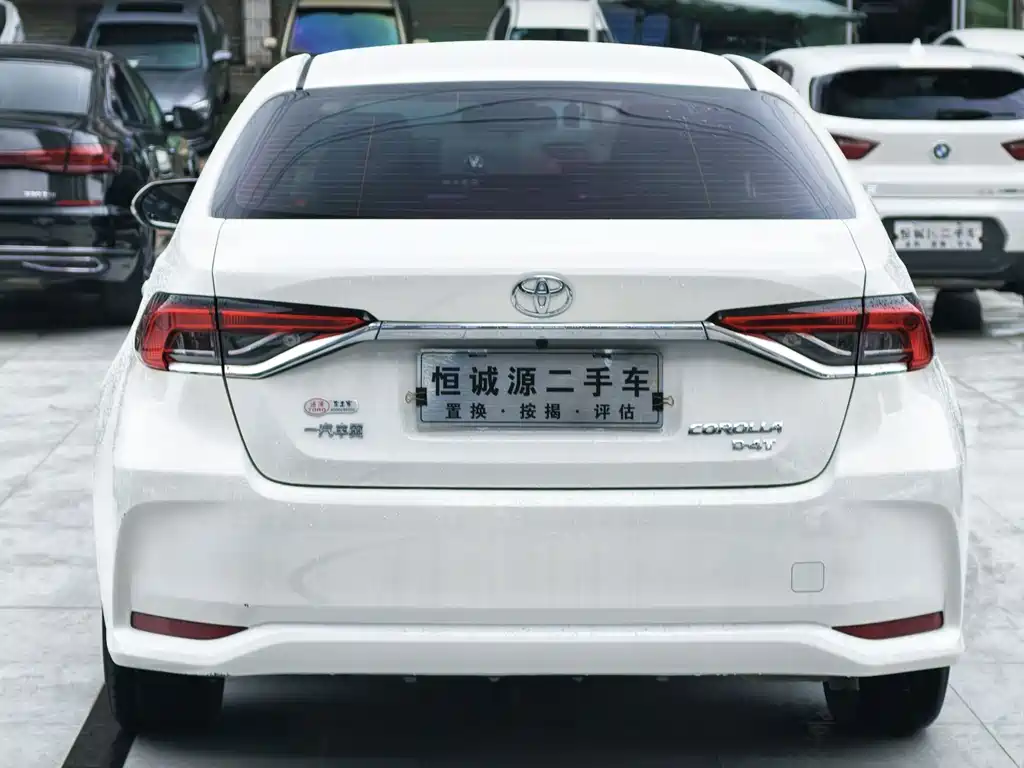 Toyota Corolla — фото 4