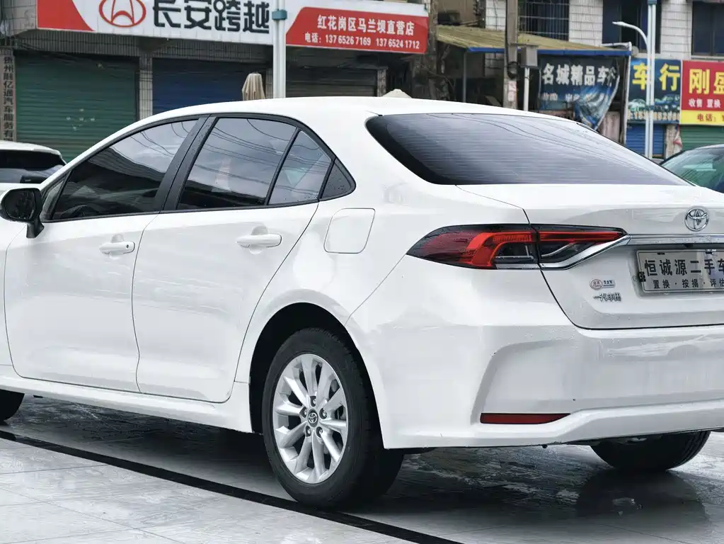 Toyota Corolla — фото 6