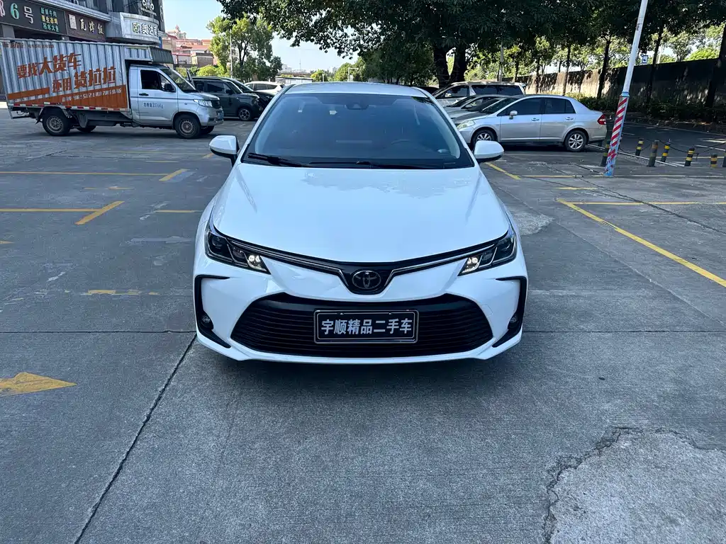 Toyota Corolla — фото 2