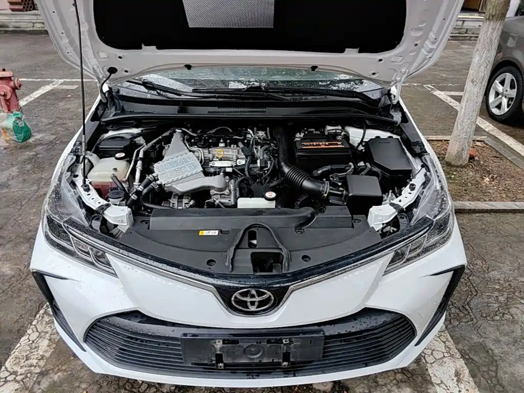 Toyota Corolla — фото 19
