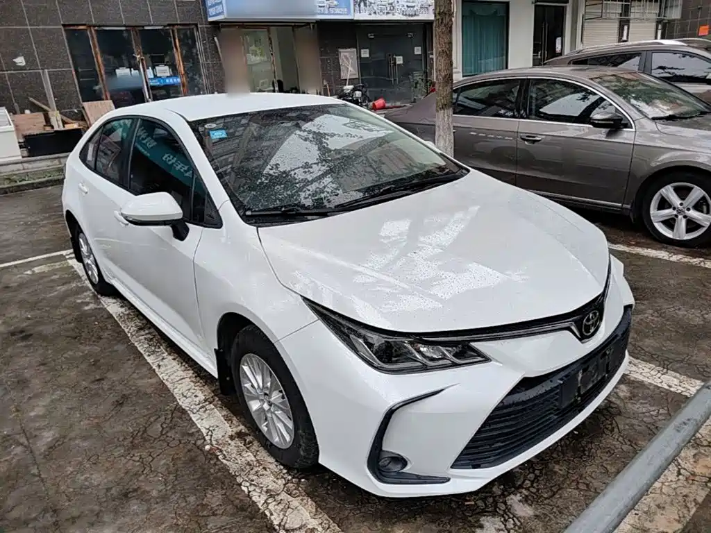 Toyota Corolla — фото 3