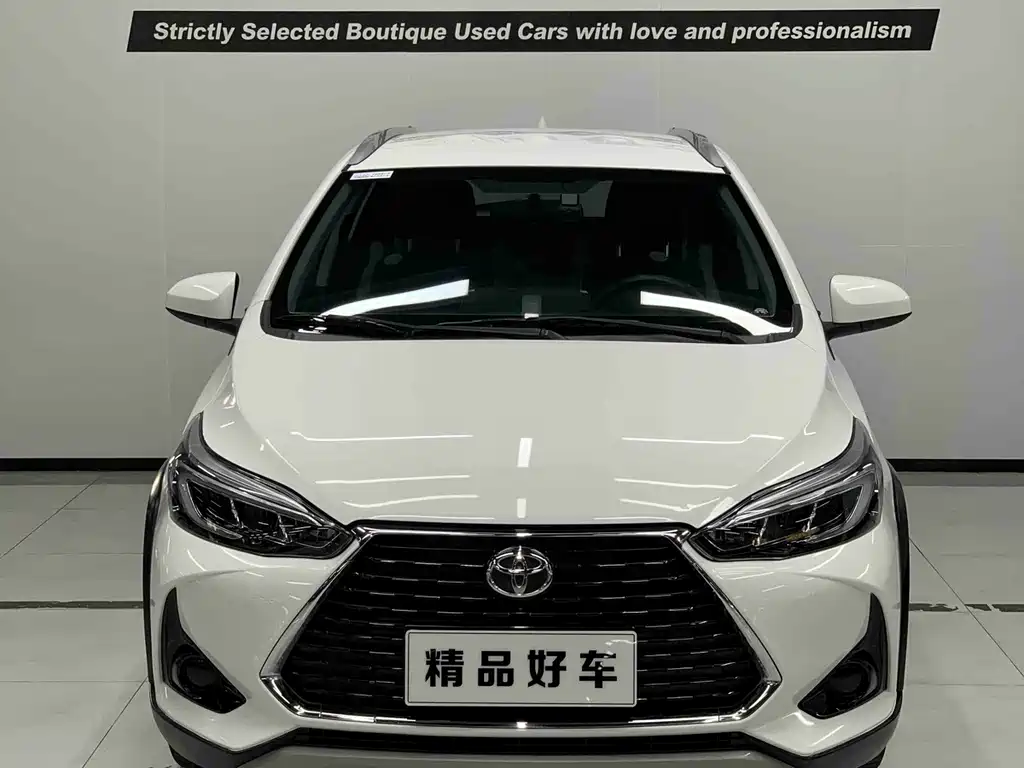 Toyota Yaris L — фото 2