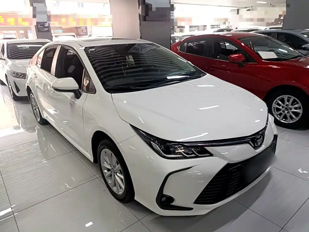 Toyota Corolla — фото 3
