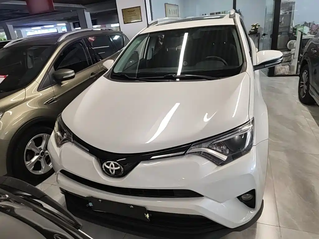 Toyota RAV4 — фото 2