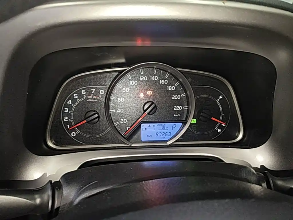 Toyota RAV4 — фото 11