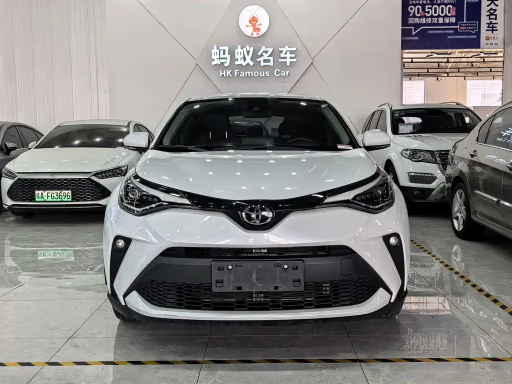 Toyota C-HR — фото 2