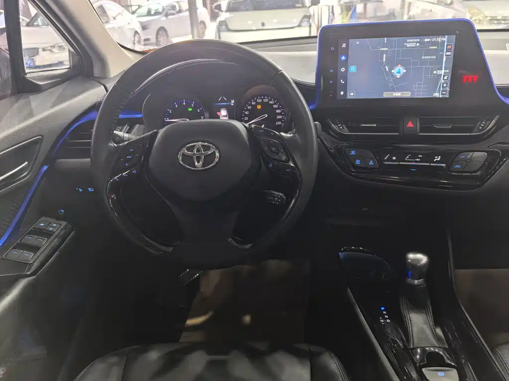 Toyota C-HR — фото 8