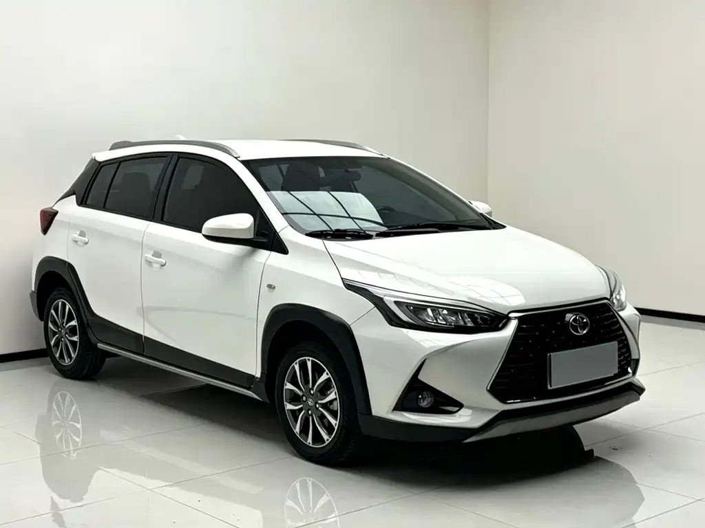 Toyota Yaris L — фото 3